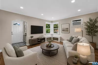 427 Kennedy Drive, Fairview, NJ 07022 - Photo 2