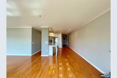 325 The Promenade 325 #325, Edgewater, NJ 07020 - Photo 8