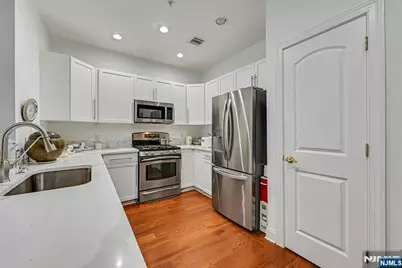 2107 Windsor Park Court 107 #107, Englewood, NJ 07631 - Photo 6