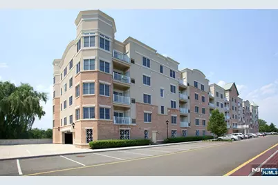 2107 Windsor Park Court 107 #107, Englewood, NJ 07631 - Photo 2