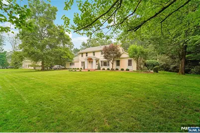 26 Bradrick Lane, Allendale, NJ 07401 - Photo 2