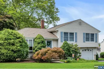 10 Overlook Avenue, Emerson, NJ 07630 - Photo 2
