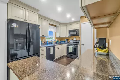 10 Overlook Avenue, Emerson, NJ 07630 - Photo 12