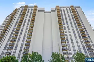 100 Manhattan Ave 708, Jersey City, NJ 07087 - Photo 34