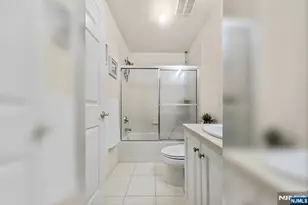 107 Brittany Ct 281, Clifton, NJ 07013 - Photo 16