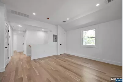 399 Gilbert Street 2nd Floor #2nd Floor, Ridgewood, NJ 07450 - Photo 8