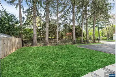 399 Gilbert Street 2nd Floor #2nd Floor, Ridgewood, NJ 07450 - Photo 18