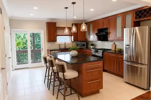 331 Undercliff Ave, Edgewater, NJ 07020 - Photo 2