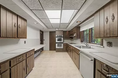 812 Mountain Avenue, Wyckoff Township, NJ 07481 - Photo 8