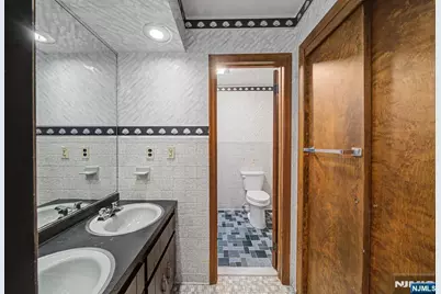 812 Mountain Avenue, Wyckoff Township, NJ 07481 - Photo 22
