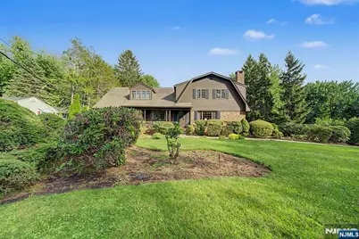 812 Mountain Avenue, Wyckoff Township, NJ 07481 - Photo 2