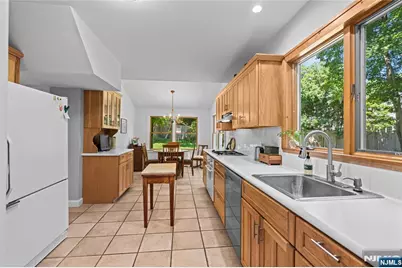 243 W Saddle River Road, Upper Saddle River, NJ 07458 - Photo 8