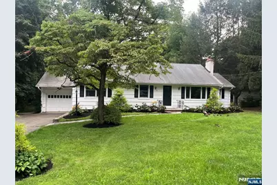 16 Dater Lane, Saddle River, NJ 07458 - Photo 1