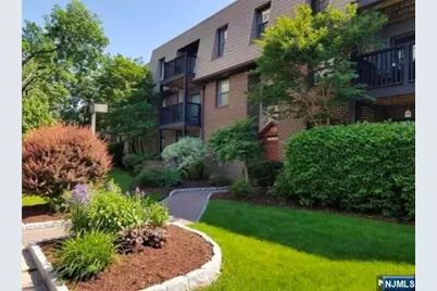 570 North Avenue C #C, Fort Lee, NJ 07024 - Photo 1
