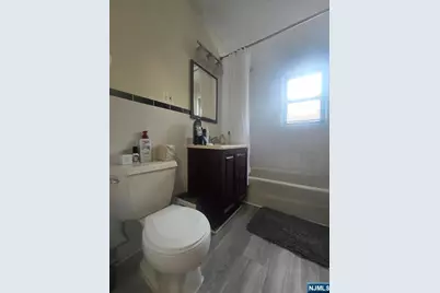 570 North Avenue C #C, Fort Lee, NJ 07024 - Photo 8