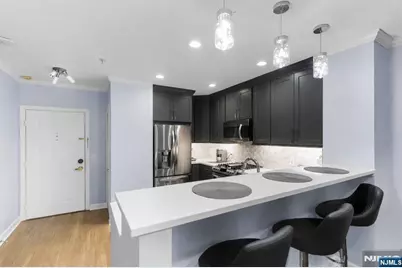 148 The Promenade, Edgewater, NJ 07020 - Photo 2