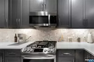 148 The Promenade, Edgewater, NJ 07020 - Photo 4