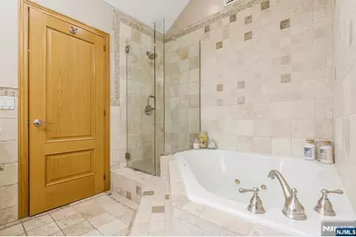146 Bathurst Avenue, North Arlington, NJ 07031 - Photo 24
