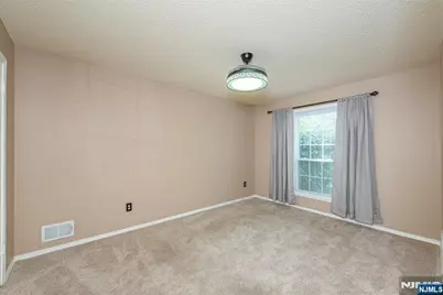 540 Holly Court, Mahwah, NJ 07430 - Photo 10