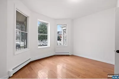 533 Clinton Street, East Orange, NJ 07018 - Photo 6