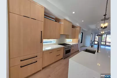 1047 Anderson Avenue B #B, Fort Lee, NJ 07024 - Photo 6