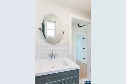 693 Chestnut Avenue, Teaneck Township, NJ 07666 - Photo 14