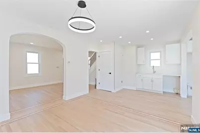 693 Chestnut Avenue, Teaneck Township, NJ 07666 - Photo 4