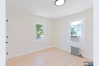 693 Chestnut Avenue, Teaneck Township, NJ 07666 - Photo 12
