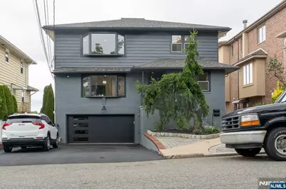 453 8th Street, Palisades Park, NJ 07650 - Photo 2