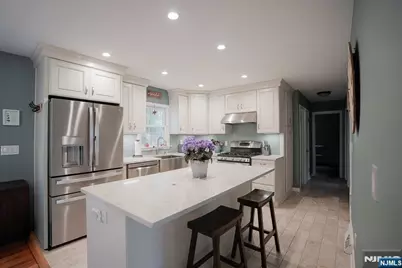 11 Haring Drive, Old Tappan, NJ 07675 - Photo 6