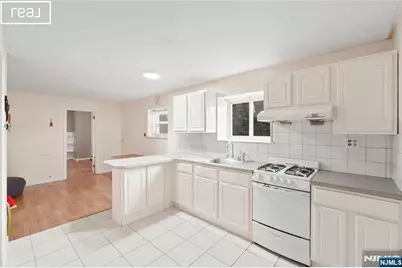 253 McElroy Avenue, Fort Lee, NJ 07024 - Photo 38