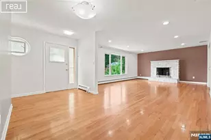 253 McElroy Ave, Fort Lee, NJ 07024 - Photo 8