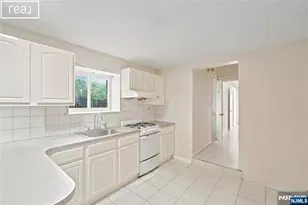 253 McElroy Ave, Fort Lee, NJ 07024 - Photo 40