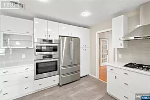 253 McElroy Ave, Fort Lee, NJ 07024 - Photo 18