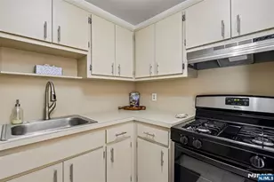 33 Henry Pl B2, Hackensack, NJ 07601 - Photo 10