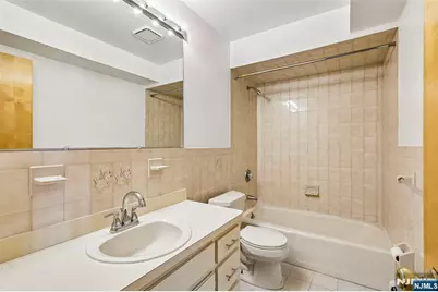 33 Henry Place B2 #B2, Hackensack, NJ 07601 - Photo 12