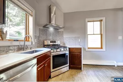 101 Carlton Avenue, East Rutherford, NJ 07073 - Photo 8