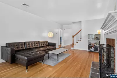 7 Glenwood Avenue, Leonia, NJ 07605 - Photo 4