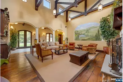 900 Laurie Lane, Franklin Lakes, NJ 07417 - Photo 8