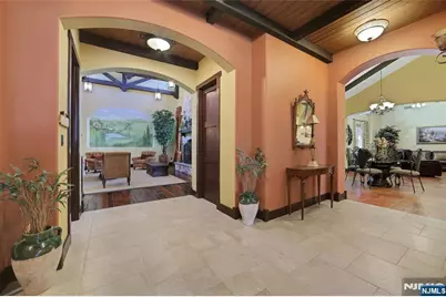 900 Laurie Lane, Franklin Lakes, NJ 07417 - Photo 12
