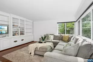 300 Pond Ct 5E, Washington Township, NJ 07676 - Photo 8
