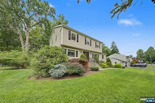 34 Cavell Pl, Caldwell, NJ 07006 - Photo 2