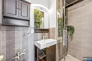 2077 Center Ave 20F, Fort Lee, NJ 07024 - Photo 14