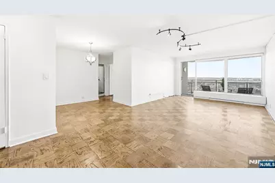 2077 Center Avenue 20F #20F, Fort Lee, NJ 07024 - Photo 2
