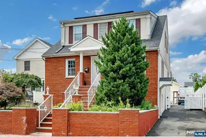 446 Post Avenue, Lyndhurst Township, NJ 07071 - Photo 2