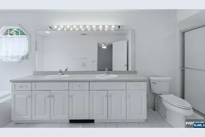 156 Stonegate Trail 156 #156, Cresskill, NJ 07626 - Photo 12