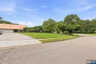 19 Hillside Rd, Manalapan Township, NJ 07726 - Photo 42