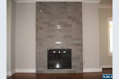 816 Jassamine Way, Fort Lee, NJ 07024 - Photo 4