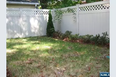 816 Jassamine Way, Fort Lee, NJ 07024 - Photo 20