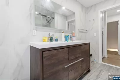2477 6th Street 1st Floor #1st Floor, Fort Lee, NJ 07024 - Photo 12